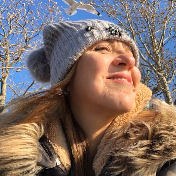 Meet your Posher, Monica - Picture 1 of 1